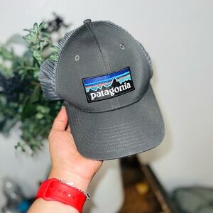 Patagonia Logo Trucker Hat !